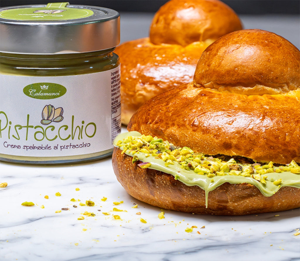 Brioches con Tuppo e Creme Siciliane: Il Gusto di Casa Tua, Made in Sicilia